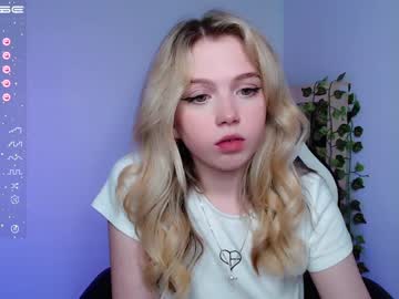 girl small_blondee image #3833190