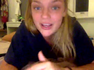 queen_bee_22 every day cam
