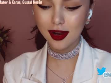 girl hollyextra image #2047430