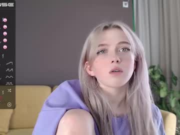 girl small_blondee image #1563774