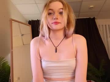 girl just_mia_ image #4078747