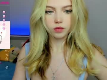 girl small_blondee image #3710657