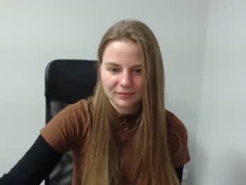 girl andrea_lui image #1472367