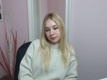 girl lila_page image #1141225