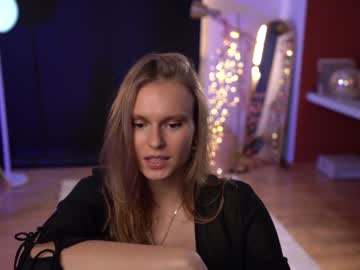 girl chillwithkira image #3320563