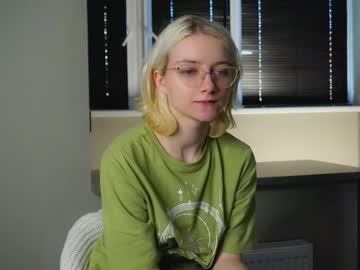girl cathrynbelger image #4057395