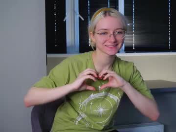 girl cathrynbelger image #4057370