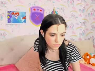 adria_raee every day cam