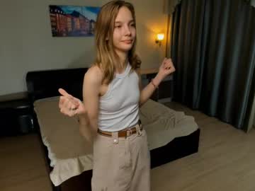 girl esmeclaxton image #4040884