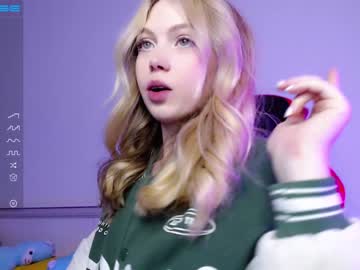girl small_blondee image #3747253
