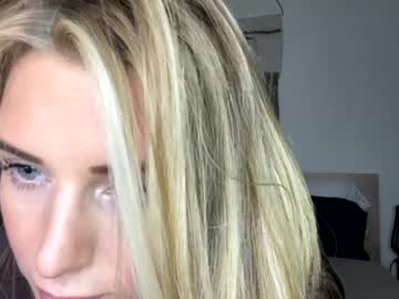 girl theselina_kyle image #1330919