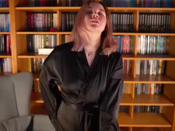 girl dinasmit image #4026992