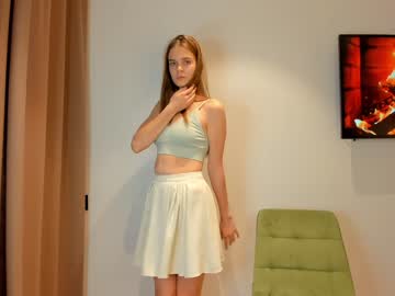 girl carolynsveronica image #3943021