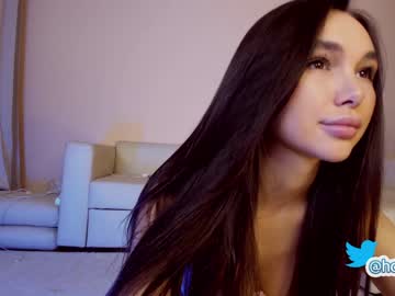 girl hollyextra image #3340667