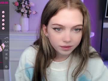 girl small_blondee image #2928251