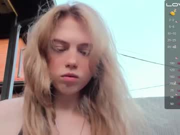 girl small_blondee image #1896057