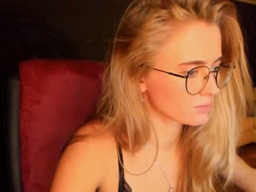 girl linellali image #2929460