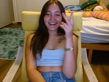 girl emma_peaches18 image #4012361