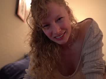girl sistinehashands image #2778092