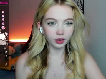 girl small_blondee image #3704402