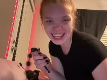 girlwiththemask999 every day cam