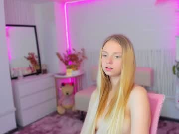 laura_sun_ every day cam