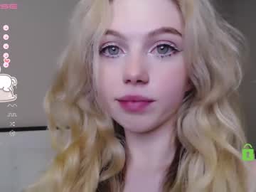 girl small_blondee image #3655909