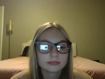 girl lilly_starrr image #4029453