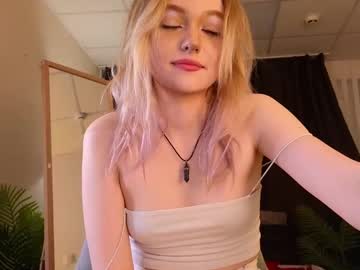 girl just_mia_ image #4078743