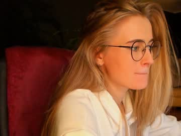 girl linellali image #2929254