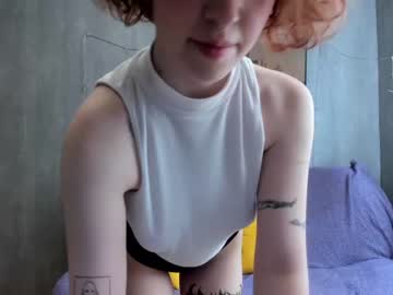 girl lunapose image #2418590