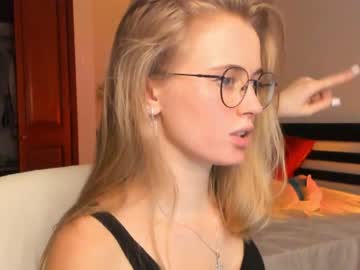 girl linellali image #3053838