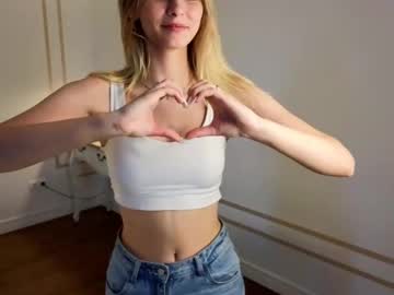 girl maudfitt image #4010924