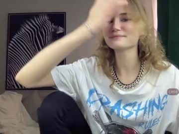girl pae0n1a image #2718277