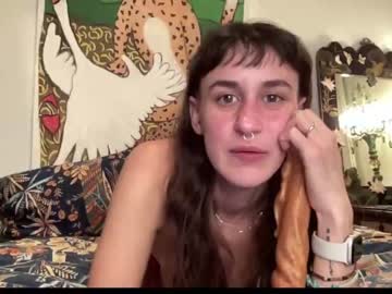 skinnybitch4211 every day cam