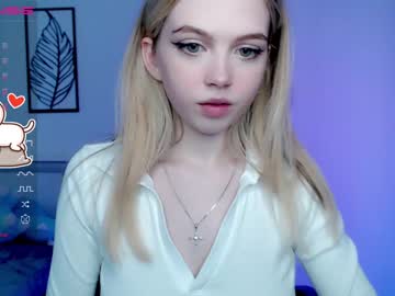 girl small_blondee image #3587289