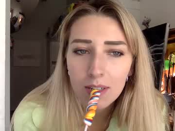 girl athenaskisses1 image #3942286