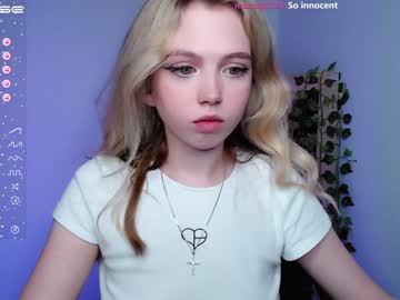 girl small_blondee image #3833485