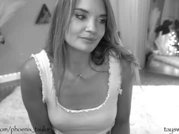 girl phoenix_taylor image #2445420