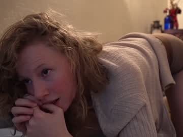 girl sistinehashands image #3574677