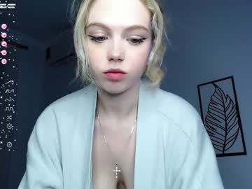 girl small_blondee image #3819475