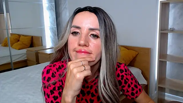 Stripchat sex cam MelladiEuro