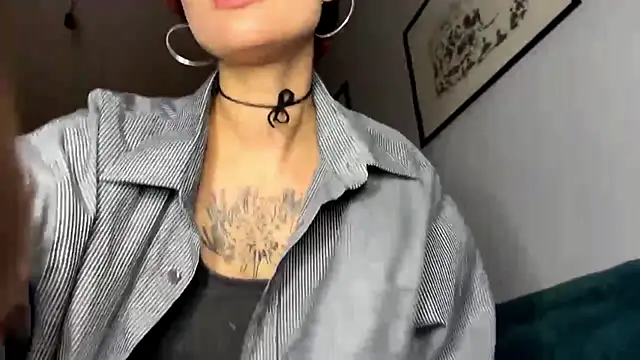 Stripchat sex cam LolaGrays18