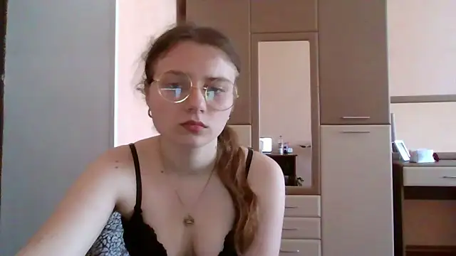 Stripchat sex cam Little_shygirl