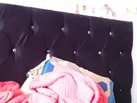 Stripchat sex cam Kamilalove4u