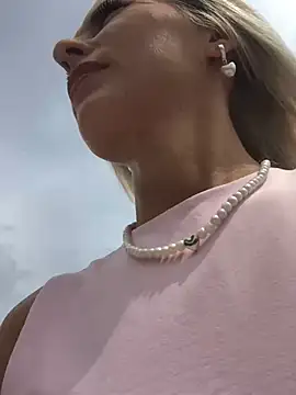Stripchat sex cam VikaBunny1