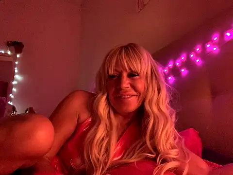 Stripchat sex cam Twistedtemptress