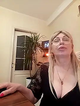 Stripchat sex cam SusieNoreen
