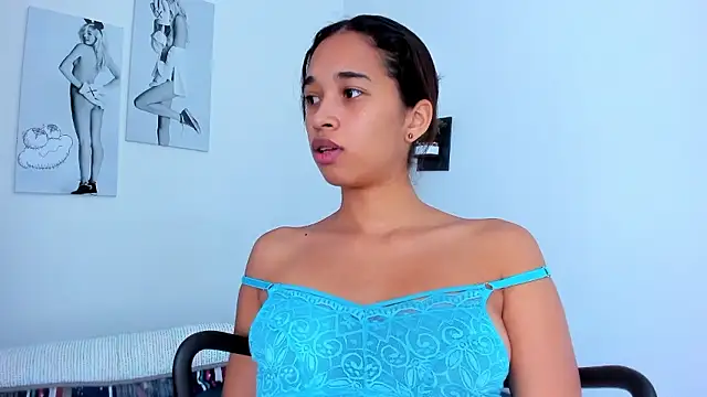 Stripchat sex cam sophierouxx