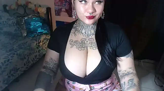 Stripchat sex cam sherly_tattooss